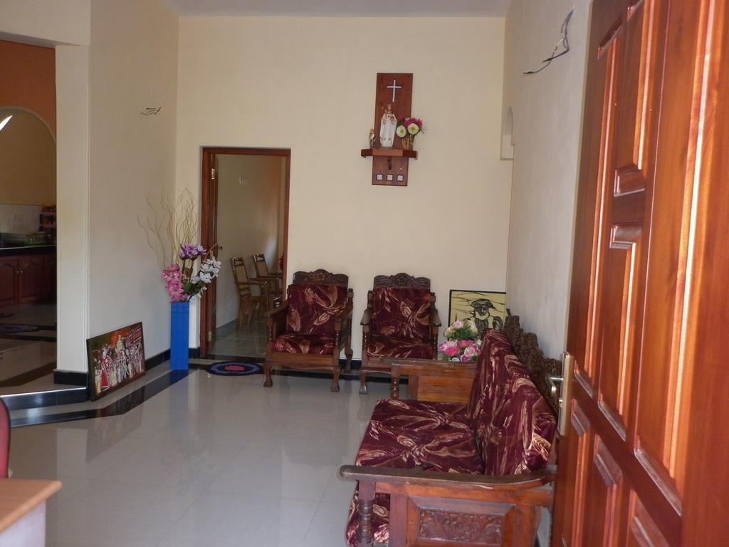 Seetha'S Hostel Negombo Exteriör bild