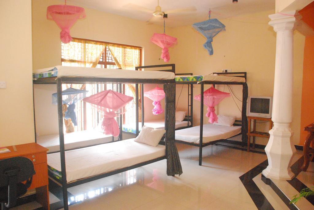 Seetha'S Hostel Negombo Exteriör bild